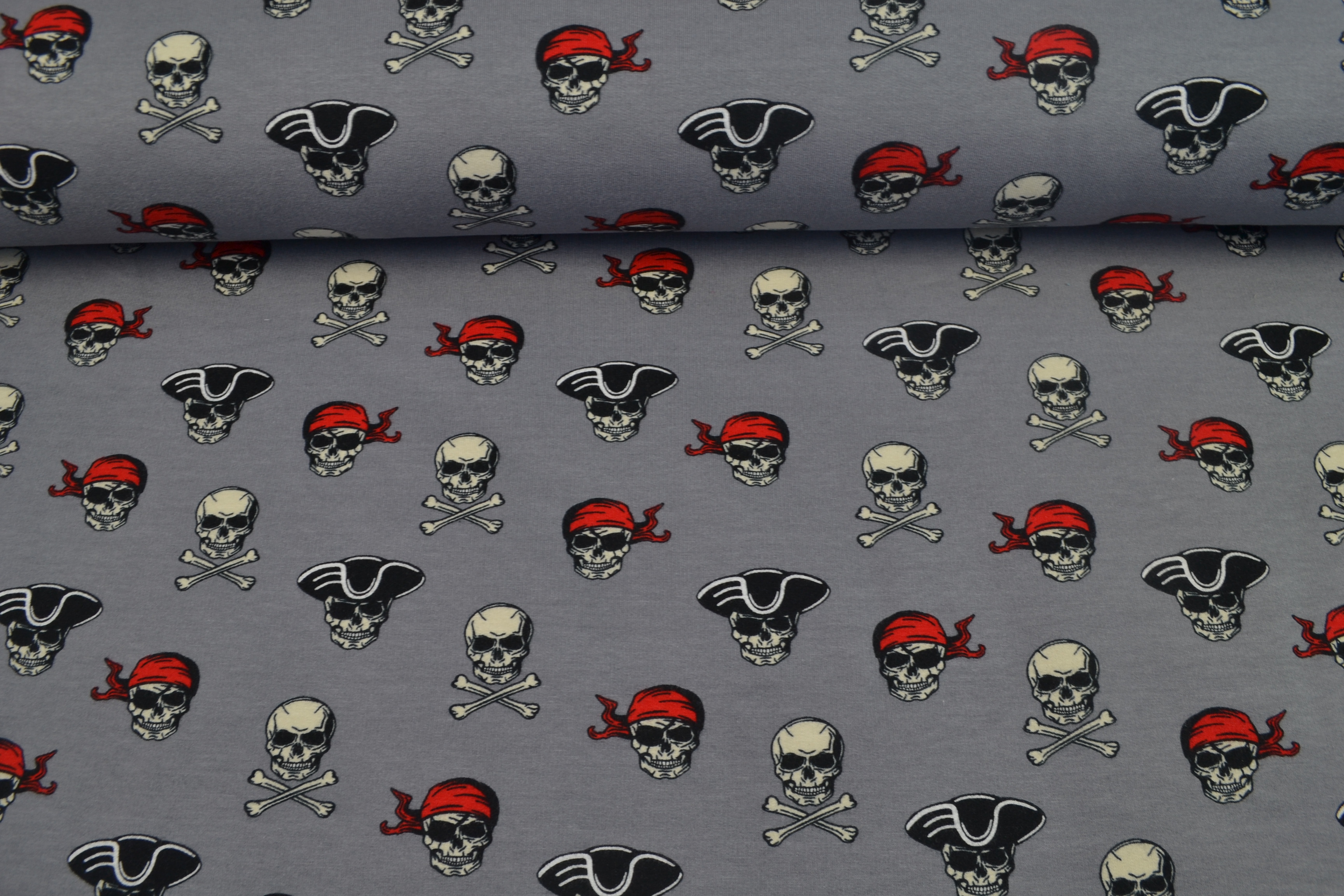 French Terry gemustert Piraten, grau